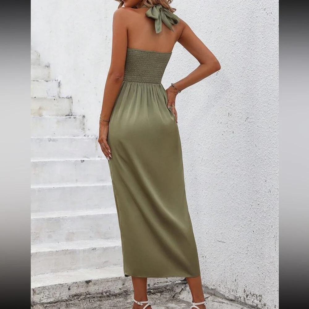 Luxe plus pleated halter maxi dress - Picture 4 of 12